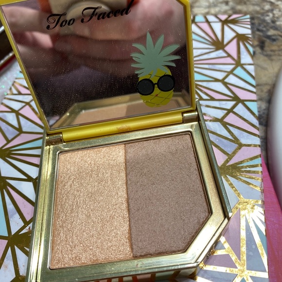 Too Faced Tutti Frutti Bronzer Highlighter - Picture 3 of 3